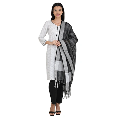  Model Photographer in Chawri Bazar for Women's Suit